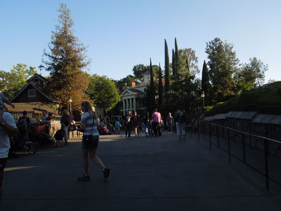 Disneyland Critter Country Riverside Picture